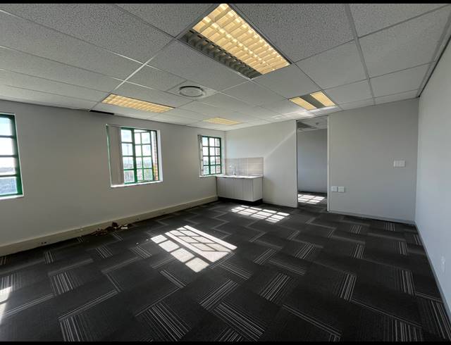 74M² OFFICE TO LET IN CLAREMONT